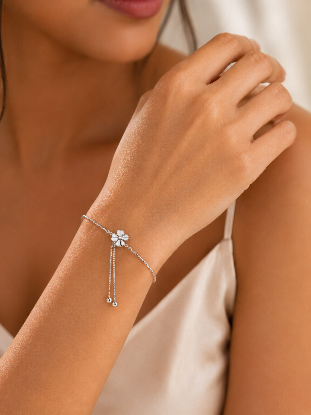 Adjustable Flower Bracelet in Sterling 925 Silver